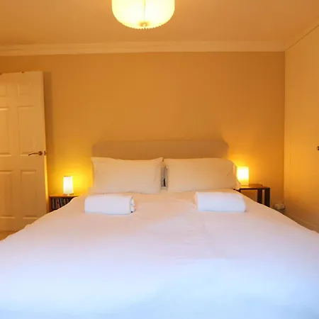 One Bedroom Basement Flat In Coronation Road *