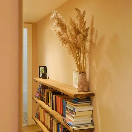 One Bedroom Basement Flat In Coronation Road Апартаменти Бристоль